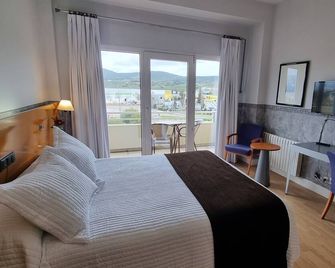 Hotel Azar - Plasencia - Bedroom