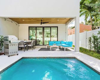 Walk to LasOlas | 4BR | Htd Pool | 5 mins to Beach - Fort Lauderdale - Pool