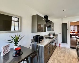 Johnson House - Great for Contractors or Family Holidays - 格里姆斯比 - 廚房