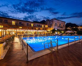 Hotel Antico Monastero - Toscolano-Maderno - Piscina