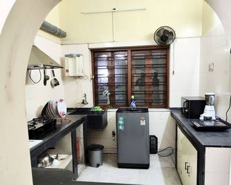 Spacious 3bhk House Opp South City Mall - Calcuta - Cocina