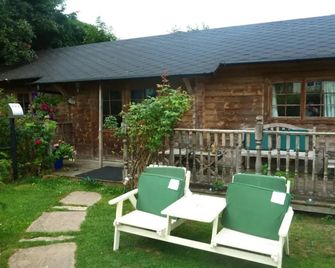 Hillside Self Catering - Salisbury - Patio