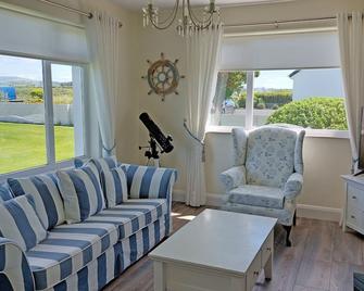 Southland Holiday Home - Miltown Malbay - Living room
