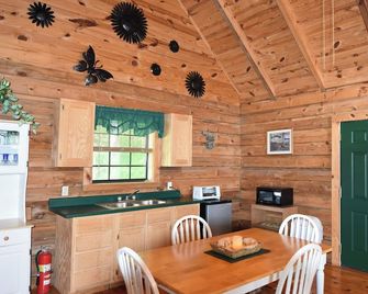 Butterfly Nook | Pondside Cabin Near Laurel River Lake & Cumberland Falls - Corbin - Spisestue