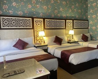 Private Quadruple Room. Town View - 開羅 - 臥室