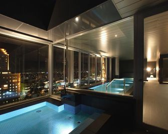 Cross Hotel Sapporo - Sapporo - Piscina