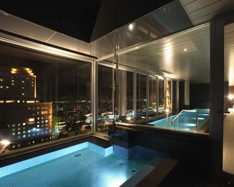 Cross Hotel Sapporo - Sapporo - Pool