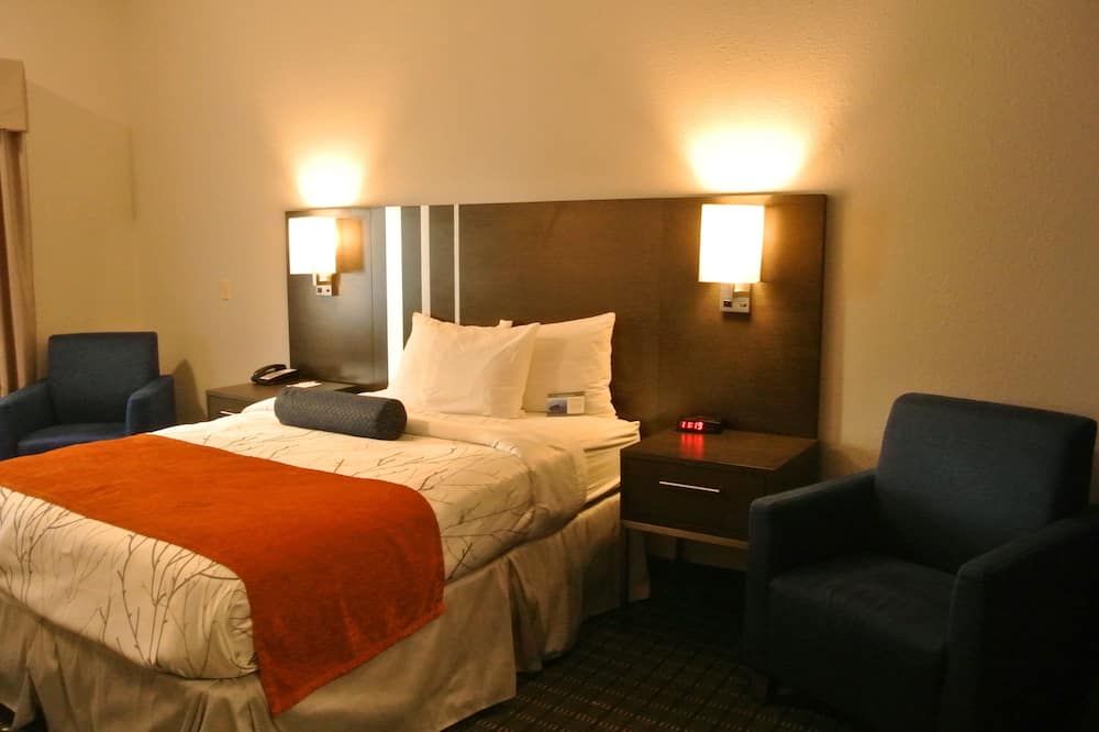 Guesthouse Inn & Suites Lexington