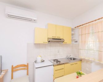 Apartments Skurla - Studio Apartment with Terrace A1 uti - Saplunara - Kitchen