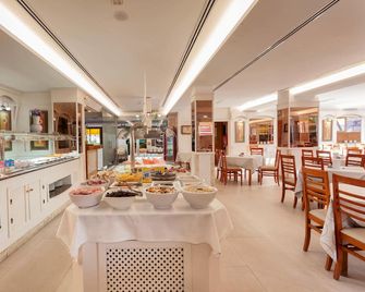 Hotel Amoros - Cala Ratjada - Bufet