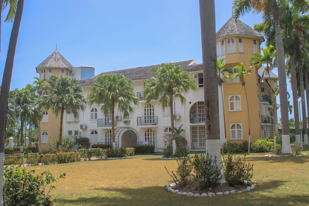 Sandcastles Beach Resort - אוקו ריוס