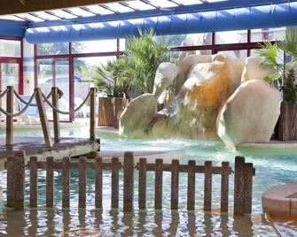 Maisonette 6 Pers in Cancale pays des Huîtres Baie du Mont st Michel - Cancale - Pool