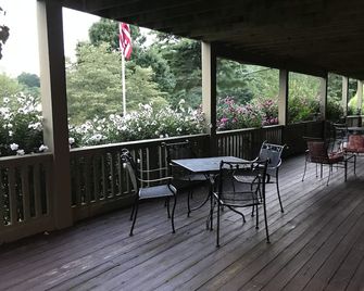Sparrow's Rest - A Place to Retreat- - Dillard - Balkon