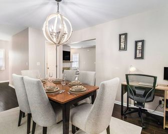 Charming 3-bedroom house close to Promedica and UToledo - Toledo - Dining room