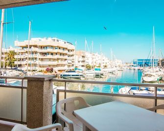 Norfeu - 2 bedroom apt. 50m from the beach - www·empuriaholidays·com - Castelló d'Empúries - Balkon