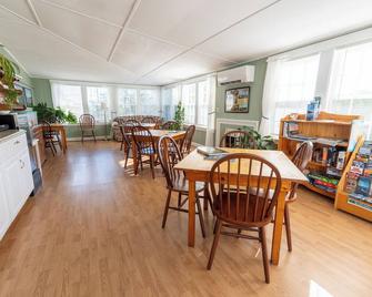 Yardarm Motel - Searsport - Restaurante