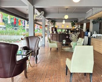 كوليكشن أو كو مويانج نير تا فاي جايت (ورمرلي لاي تاي جيست هاوس) - شيانج ماي - مطعم