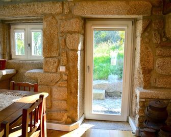 Assento Gerês - Grand Eco-Retreat - jacuzzi views - 린도주 - 다이닝룸