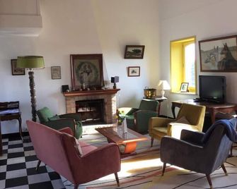 Character villa 300 M from the beach. Large garden and sea view - Ambleteuse - Salon