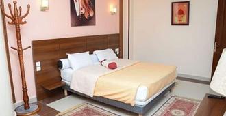 Hôtel les Ambassadeurs - Oran - Bedroom