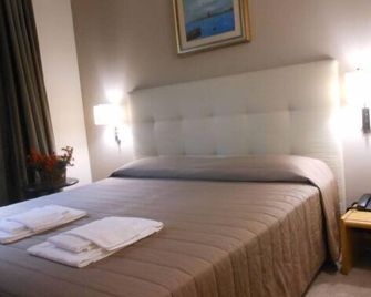 Hotel Desiderio - Rome - Bedroom