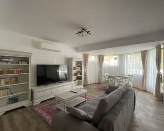 Iarca Inn - Bucuresti