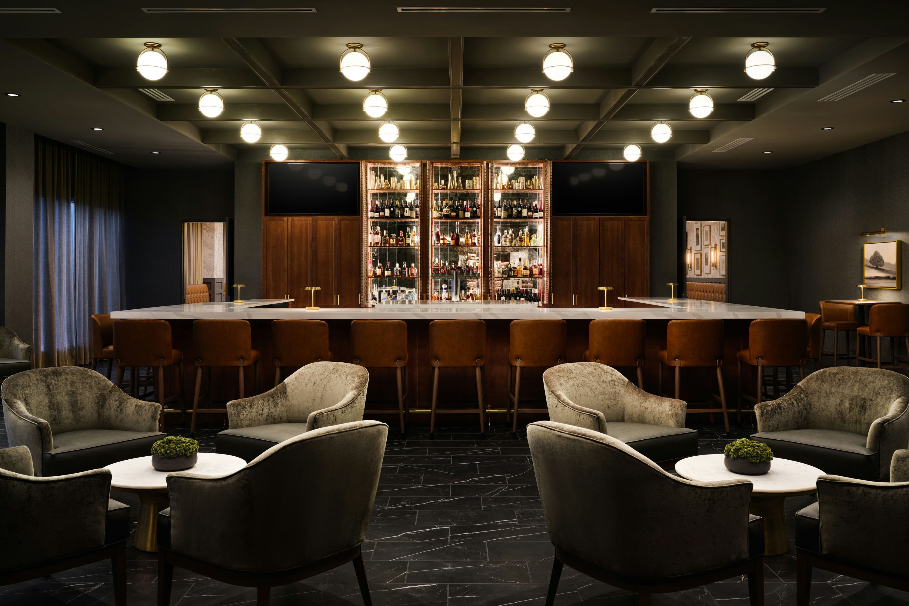 Doubletree by Hilton Greenville Airport - Taylors - Bar