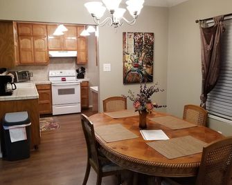 3/2/2 Near Sw Loop 250/ Beal Park/ Sports Complex/191 - Midland - Dining room