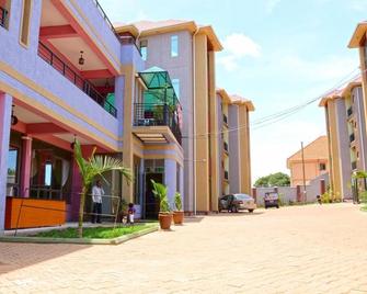 Dianwill Hotel - Entebbe - Building