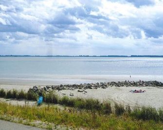 Holiday Home in Zeeland Near the Beach - Baarland - 海灘