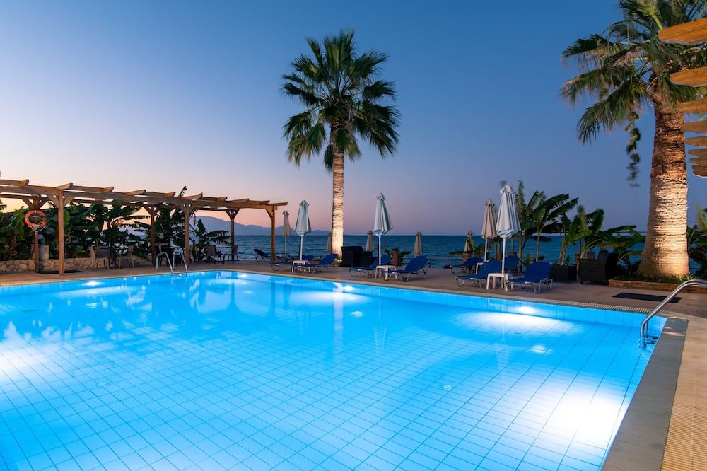 Belussi Beach Hotel & Suites