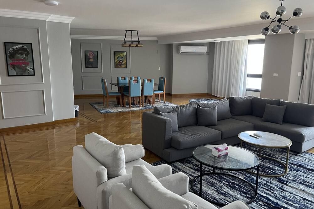 Luxury 4000sq flat direct Nile view+Fairmont view - קהיר - סלון