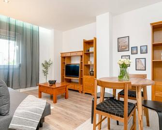 Cozy Retreat in the Southbank of Lisbon - Almada - Wohnzimmer