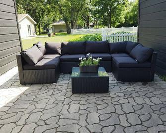 Moody Modern Dunes Hot Tub Beach and Trails - Chesterton - Patio
