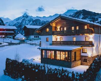Serviced Luxury Chalet Evi, Ski-in Ski-out - Kaprun - Edificio