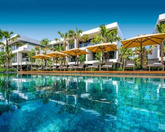 Stay Wellbeing & Lifestyle Resort (Sha Plus+) - Phuket City - Pool