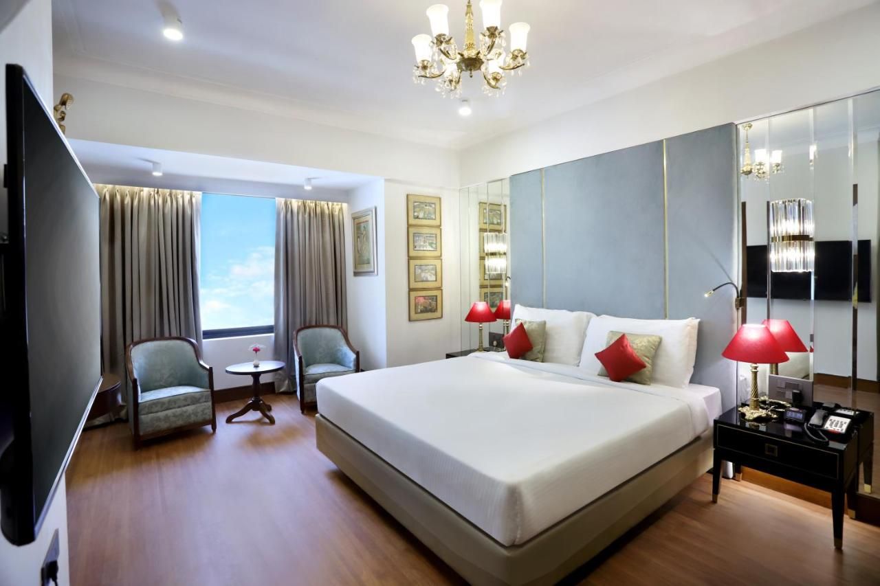 The Ambassador, Marine Drive, Mumbai thumbnail 2