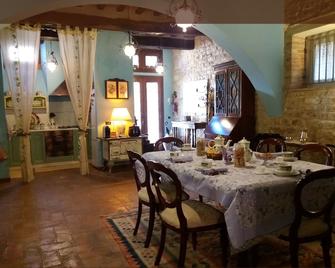 Vrbo Property - Gubbio - Dining room
