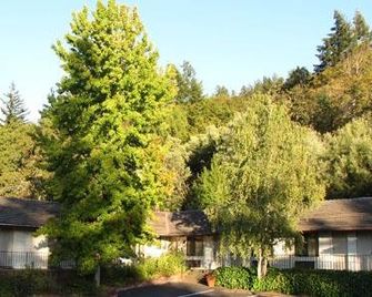 Humboldt Redwoods Inn - Garberville - Budova