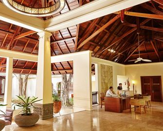 Shanti Maurice Resort & Spa - Chemin Grenier - Lobby