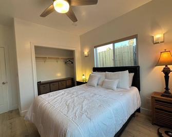 Charming 2-bedroom cottage with WiFi, AC in Santa Maria - Santa Maria - Bedroom