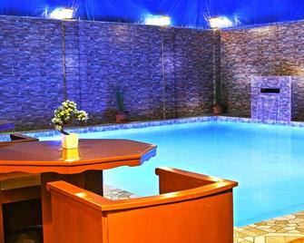 Laciaville Resort and Hotel - Lapu-Lapu City - Pool