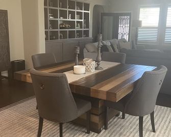 Beautiful home near restaurants and events - Arlington - Dining room