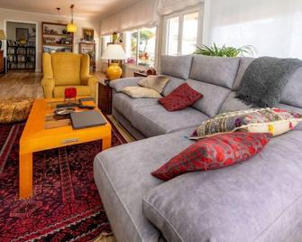 Millenium by Interhome - Premià de Dalt - Sala de estar