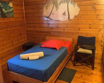 Kaza de Madeira, large terrace, seafront, garden with trees, close to everything. - Vila do Maio - Bedroom