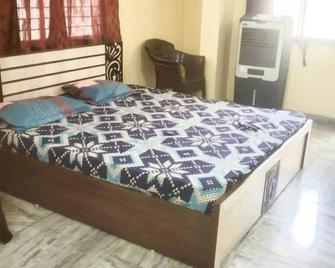 Entire condo in Indore, India-Comfy ground floor condo with free parking - Indore - Bedroom