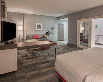 Hampton Inn & Suites by Hilton Plano Dallas - Plano - Bedroom