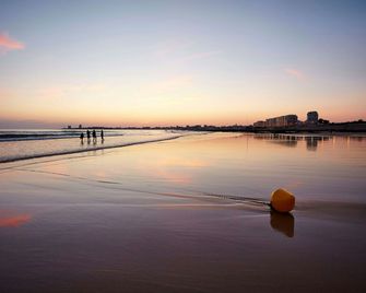 إيبيس بدجيت ليه سابل دولون - ليه سابل-دولون - شاطئ