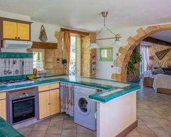 Riverside Gite - Lo Gorro - Saint-Léon-sur-Vézère - Cocina