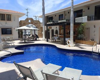 Hotel Santa Fe Los Cabos by Villa Group - קאבו סן לוקאס - בריכה